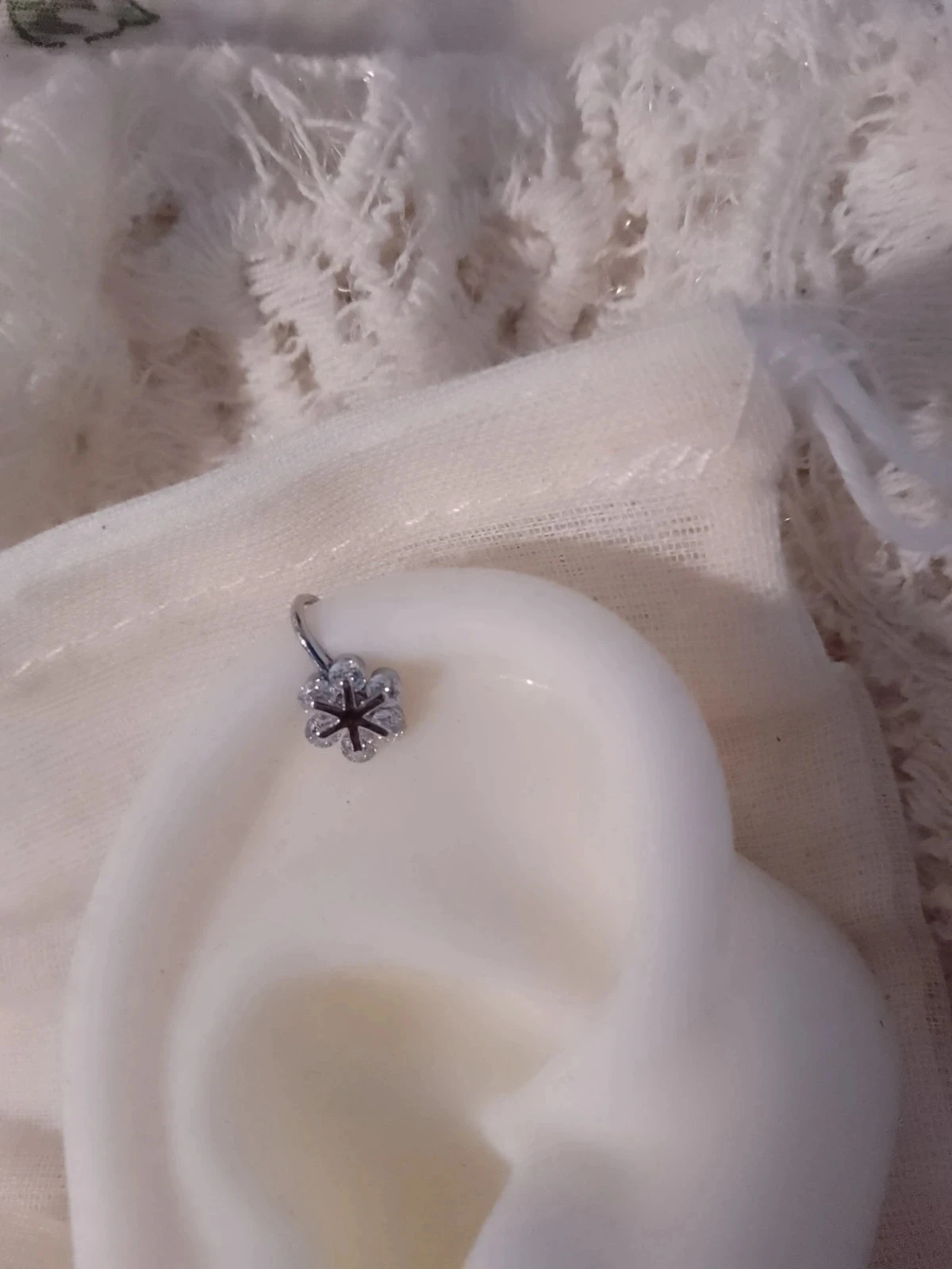 Clip oorbellen zilveren bloem met zirkonia – photo 2